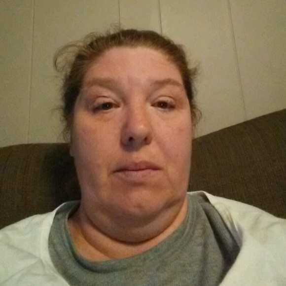 Profile Picture of Shari Wilmoth (@sharilynwilmoth) on Poshmark