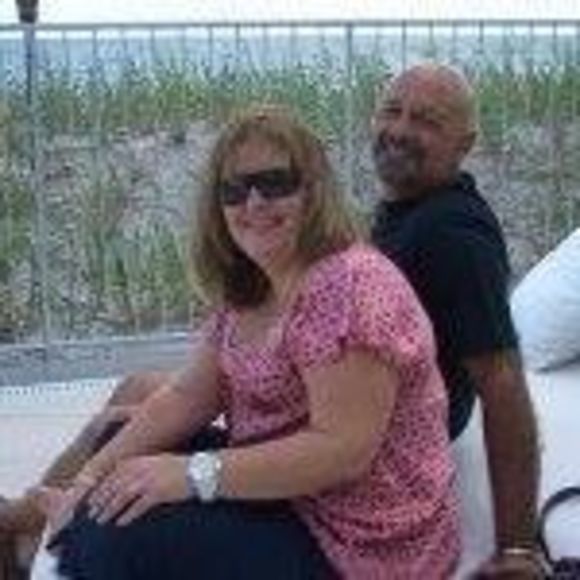 Profile Picture of Debbie Alvarez (@debbiealvare556) on Poshmark