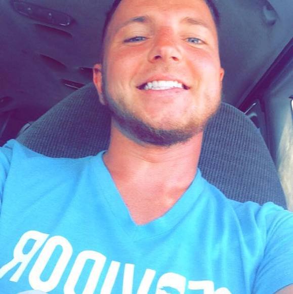 Profile Picture of Yuri Yarinich (@yuriyarinich) on Poshmark