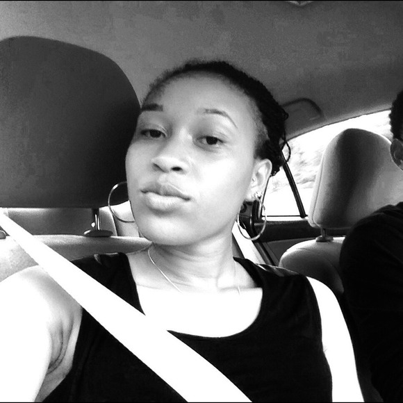 Profile Picture of Larae Adams (@raeschantail) on Poshmark