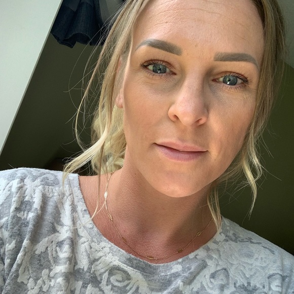 Jessie Hull - Poshmark Profile Picture of Jessie Hull (@jehull) on Poshmark