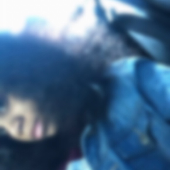 Profile Picture of Kendra Thedford (@k2thuurl) on Poshmark