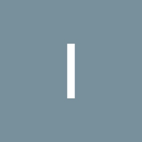 Profile Picture of Ivan King (@ivanking201) on Poshmark