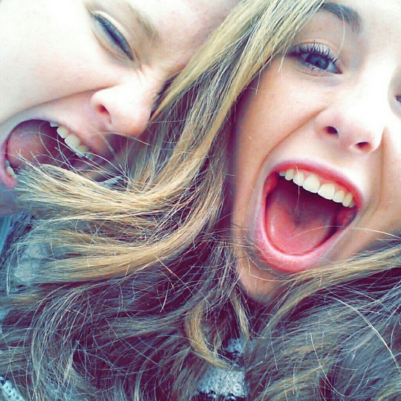 Profile Picture of Chloe Suarez (@chloesuarez) on Poshmark