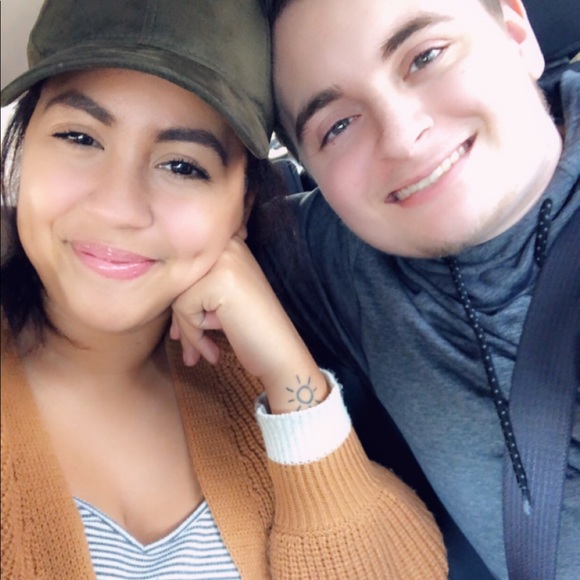 Profile Picture of Amber Roberts (@missamberdanie) on Poshmark