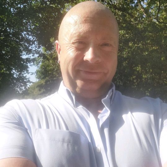 Profile Picture of Ray Carr (@raycarr323) on Tiktok