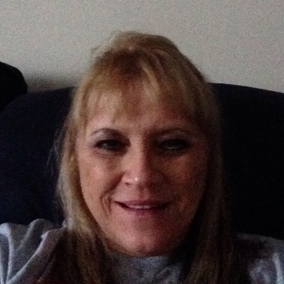 Profile Picture of Kathy Heidemann (@autumnndaniel) on Poshmark