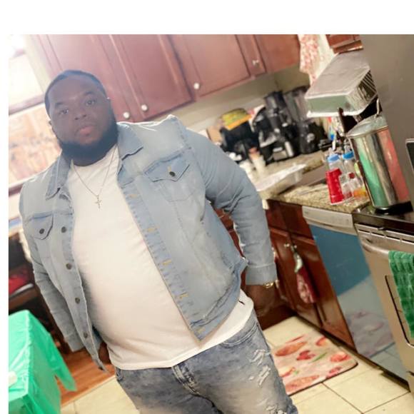 Profile Picture of Xavier Phillips (@xavieruno) on Poshmark