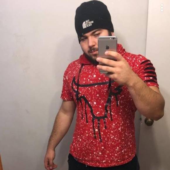 Profile Picture of Adam Avery (@adamavery374) on Poshmark