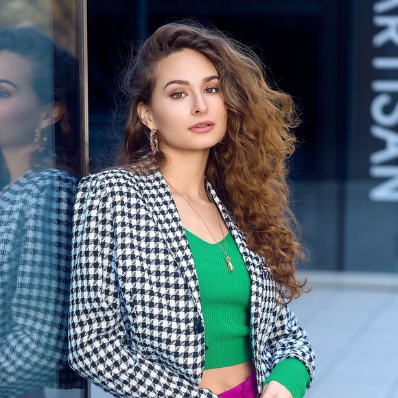 Profile Picture of Katie Gaudin (@katiegaudin) on Poshmark