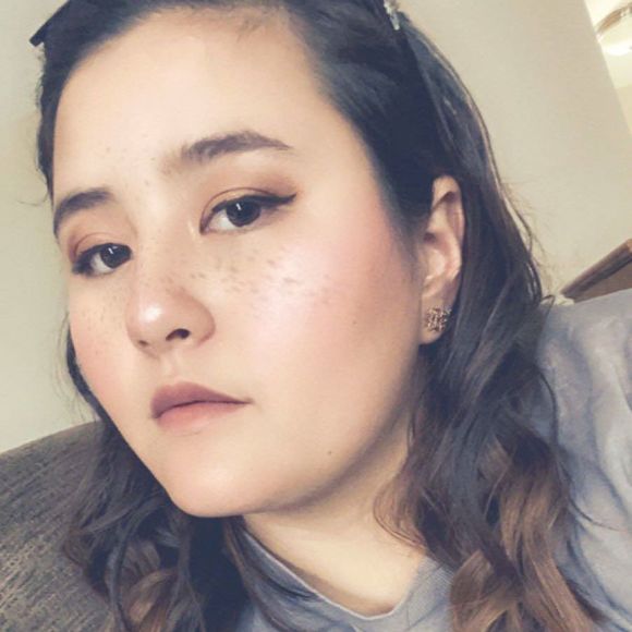 Profile Picture of Katelyn Nguyen (@nuge_) on Poshmark