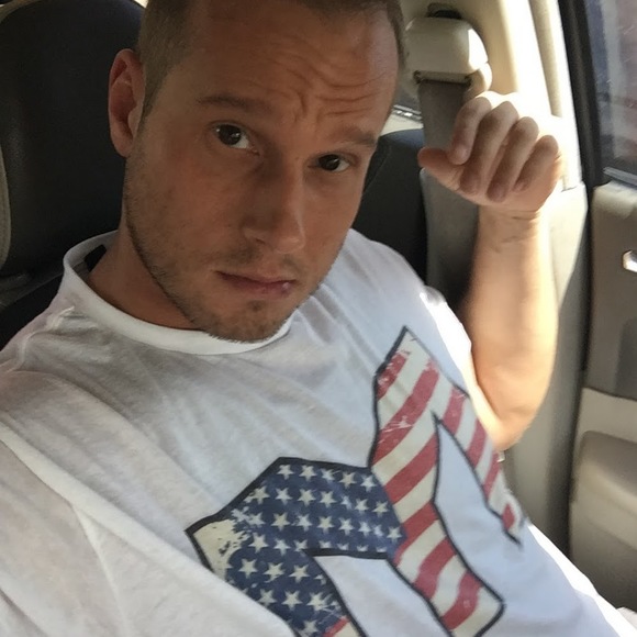 Profile Picture of Aaron Kicinski (@aaronkicinski) on Poshmark