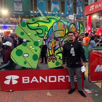 Profile Picture of Omar Hernandez (@omararoche) on Twitter