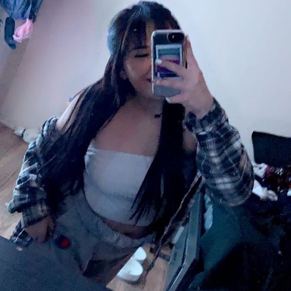 Profile Picture of Lillianna Shirley (@lilliannaayala) on Poshmark