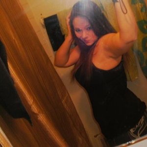 Profile Picture of Juli Benjamin (@babyliah) on Myspace