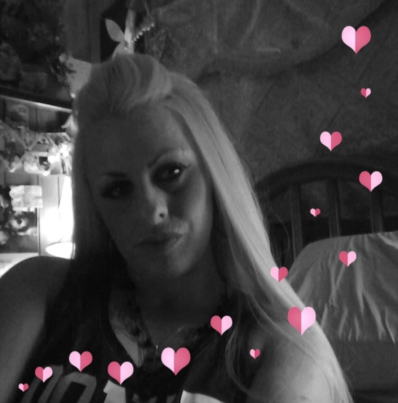 Profile Picture of Nicky Dagenais (@downazzchick85) on Poshmark