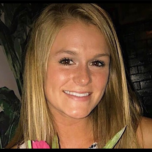 Profile Picture of Julia Yerger (@jyergs) on Poshmark