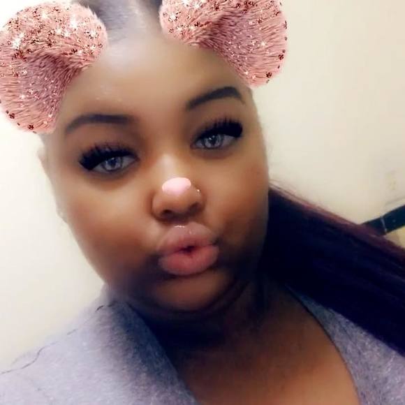 Profile Picture of Nicki Hendricks (@nicki644556) on Poshmark