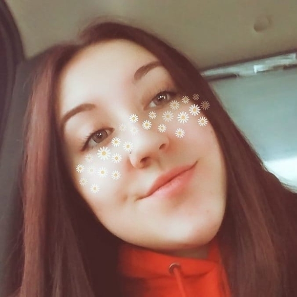 Profile Picture of Alexa Sampica (@alexa_sampica) on Poshmark