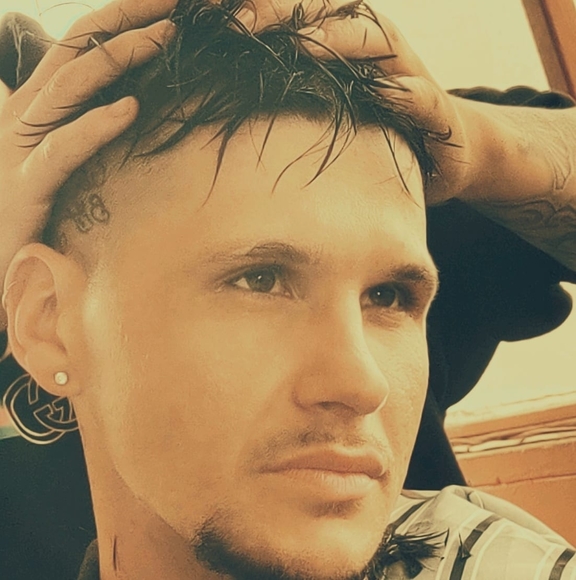 Profile Picture of Corey Case (@23coreycase16) on Poshmark