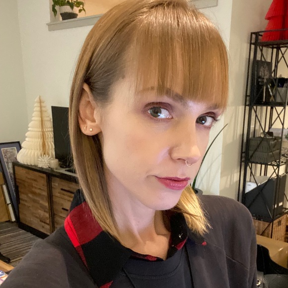 Profile Picture of Greer Ulstein (@onemorewear) on Poshmark