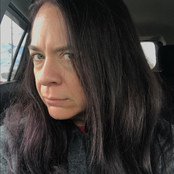 Profile Picture of Sharon Wilfong (@sharonleewil) on Poshmark