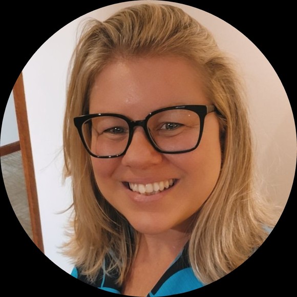 Profile Picture of Kelly Stutzman (@kellystutzman) on Poshmark
