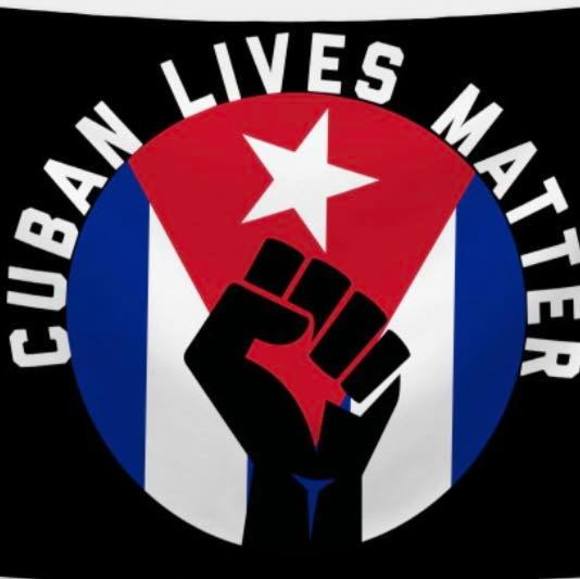 Profile Picture of Daniela Trujillo (@danielatruji923) on Poshmark