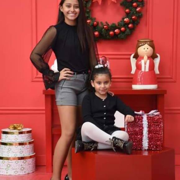 Profile Picture of Adriana Maciel (@adrn9779) on Poshmark