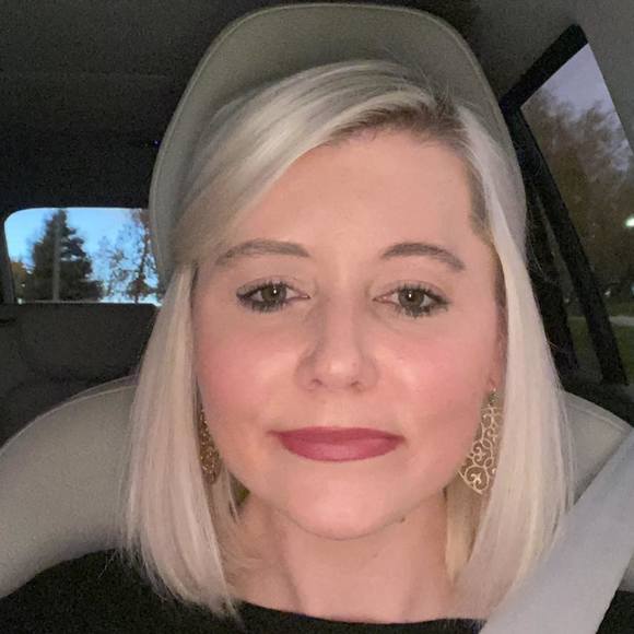 Profile Picture of Kimberly Vanocker (@meiskr) on Poshmark