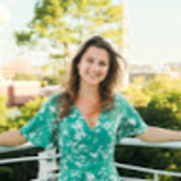 Profile Picture of Lorraine Yerger (@lhyerger) on Poshmark