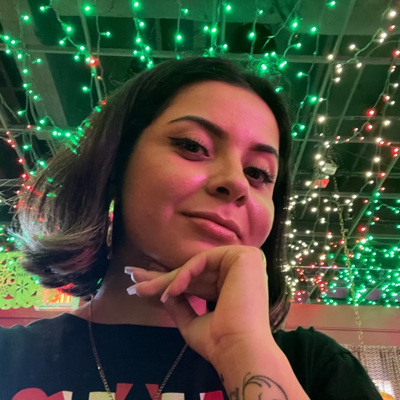 Profile Picture of Aylin Ramirez (@namebrand913) on Poshmark