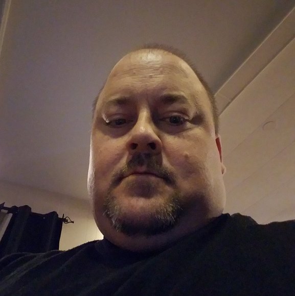 Profile Picture of Danny Bass (@dannybass976) on Poshmark