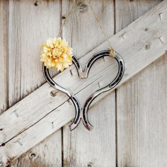 Profile Picture of Brittany Abshire (@bnl1994) on Poshmark