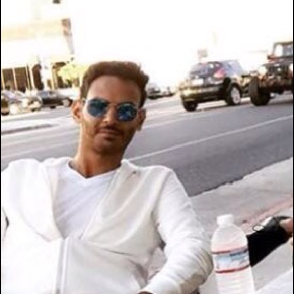 Profile Picture of Abdulaziz Albugami (@abdulazizalb) on Poshmark