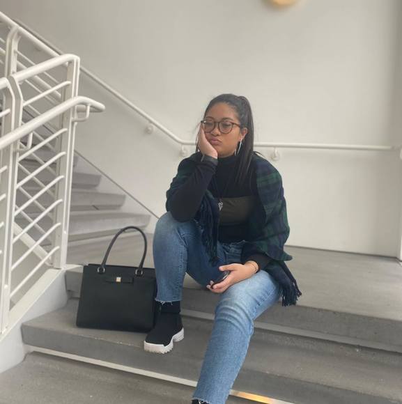Profile Picture of Olivia Huynh (@mischeiv0us) on Poshmark