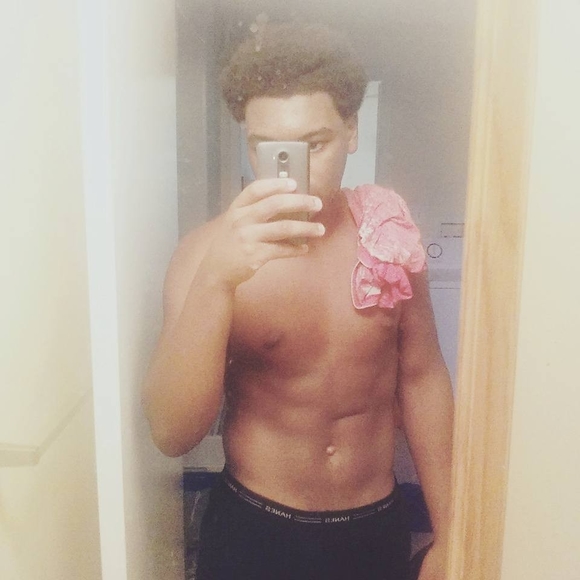 Profile Picture of Robert Cephas (@rashaun21) on Poshmark