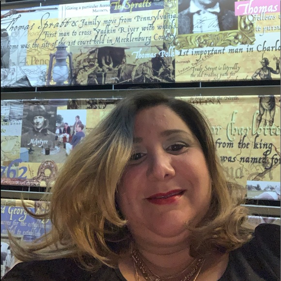 Antonella Cultrera - Poshmark Profile Picture of Antonella Cultrera (@a_cultrera) on Poshmark