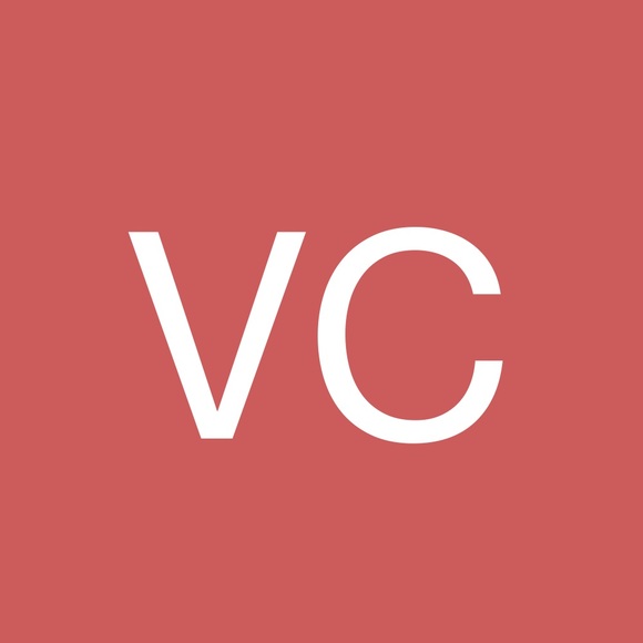 Profile Picture of Viktoriia Chartolani (@vchartolani) on Poshmark
