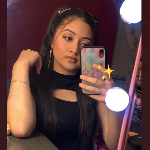Profile Picture of Lily Flores (@lilianflores8) on Poshmark