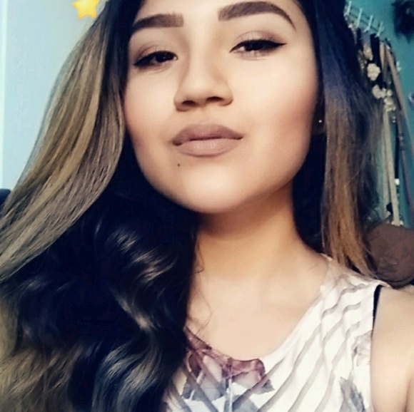 Profile Picture of Alondra Jimenez (@ajim1) on Poshmark
