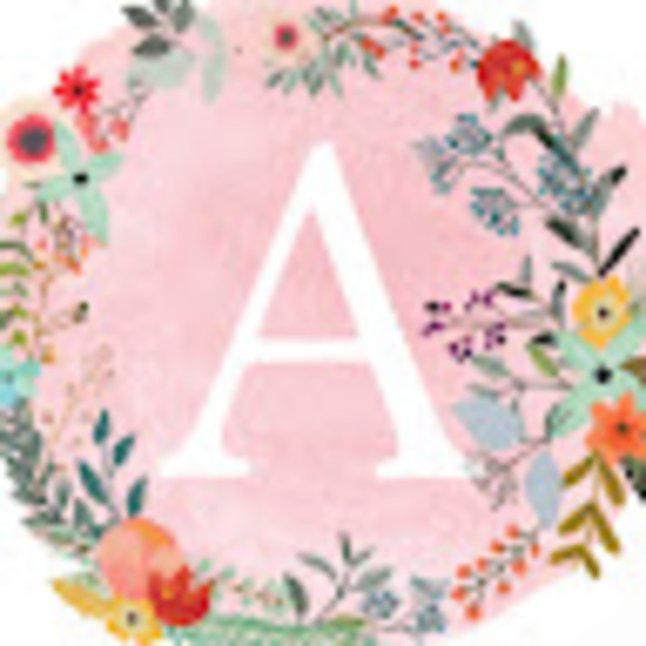 Profile Picture of Avery Pitstick (@apitsti2) on Poshmark