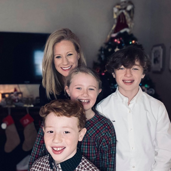 Allison Mendola - Poshmark Profile Picture of Allison Mendola (@allisonm66) on Poshmark