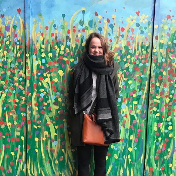 Profile Picture of Jenna Mcquesten (@jennamcquesten) on Poshmark