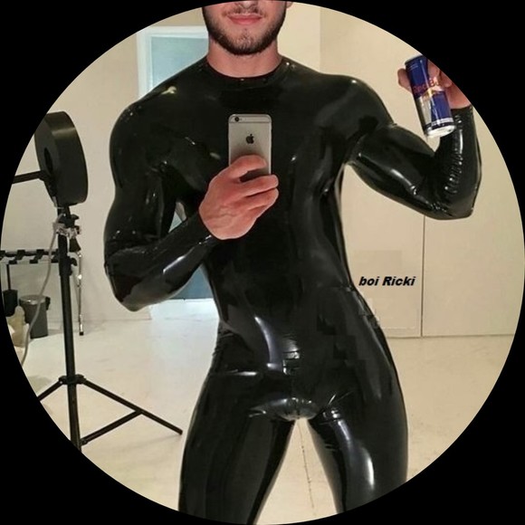 Profile Picture of Richard Frost (@boi_ricky) on Poshmark