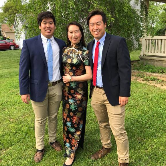 Profile Picture of Andrew Shyu (@blueshyu) on Poshmark