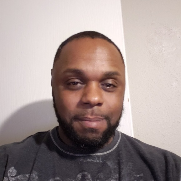 Profile Picture of Andre Enis (@porighteous) on Poshmark