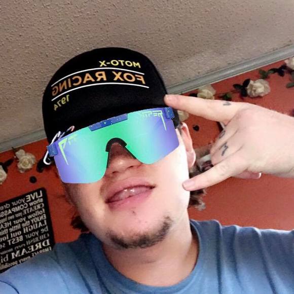 Profile Picture of Matt Swift (@matt_swift) on Poshmark