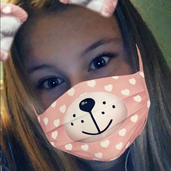 Profile Picture of Samantha Nimmons (@s_nimmons) on Poshmark