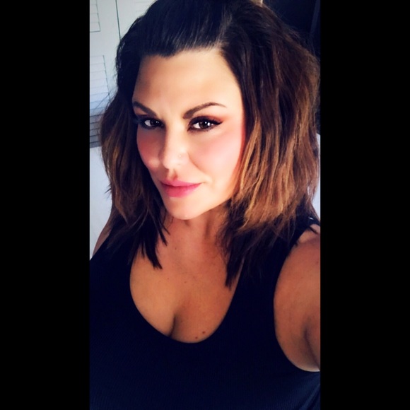Profile Picture of Gina Camacho (@mcamacho56) on Poshmark
